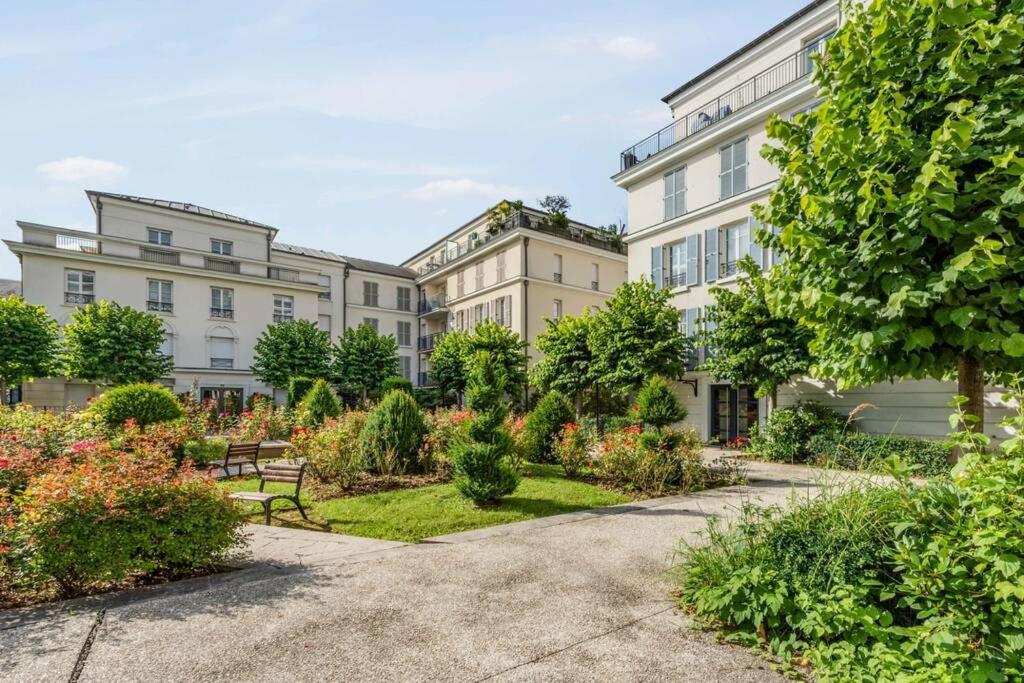 Cour Royal Apartment Near Disneyland Bmyguest シェシー エクステリア 写真